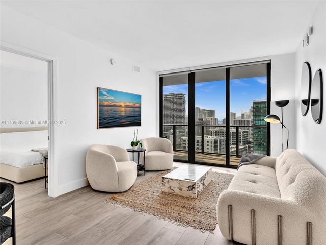 121 NE 34th St 2102, Miami, FL 33137