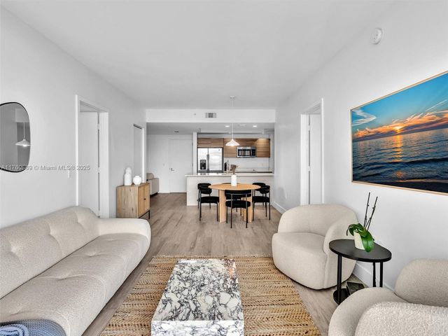 121 NE 34th St 2102, Miami, FL 33137