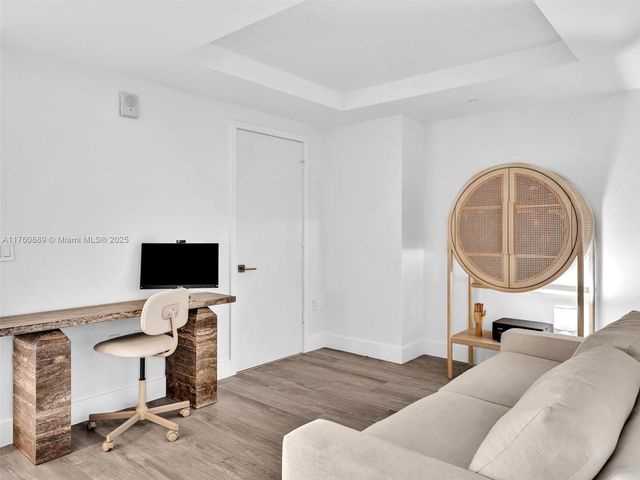 121 NE 34th St 2102, Miami, FL 33137