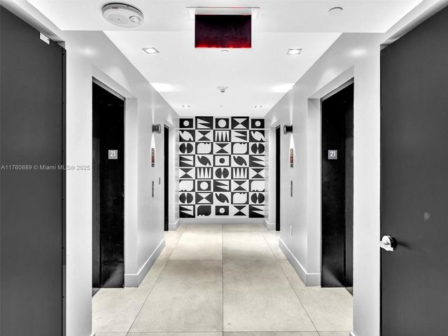 121 NE 34th St 2102, Miami, FL 33137