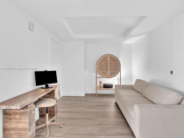 121 NE 34th St 2102, Miami, FL 33137