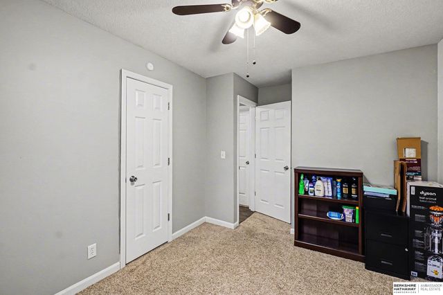 10612 Nicholas Street, Omaha, NE 68114