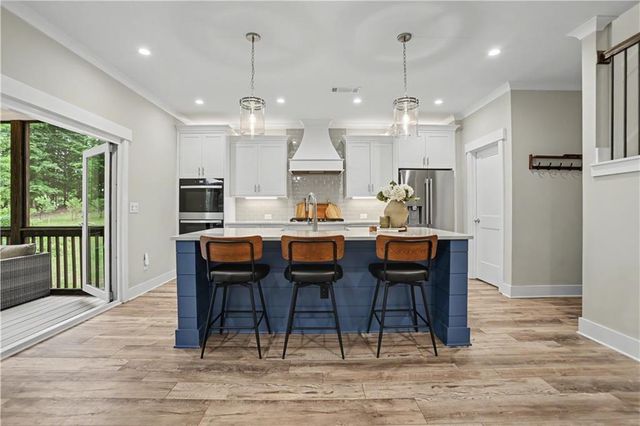 727 Old Collins Road, Hoschton, GA 30548