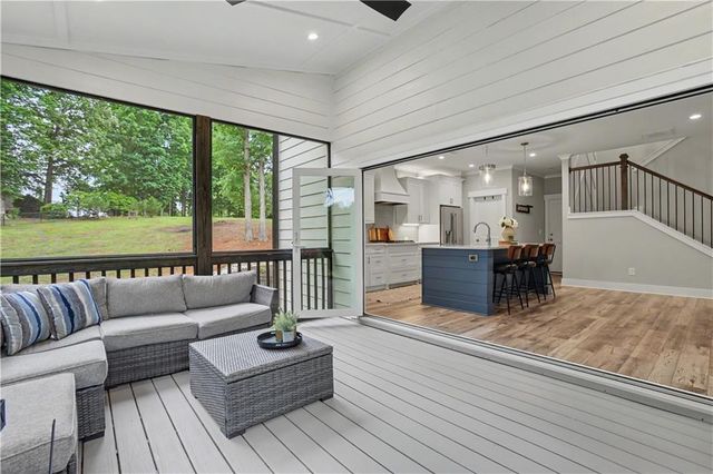 727 Old Collins Road, Hoschton, GA 30548