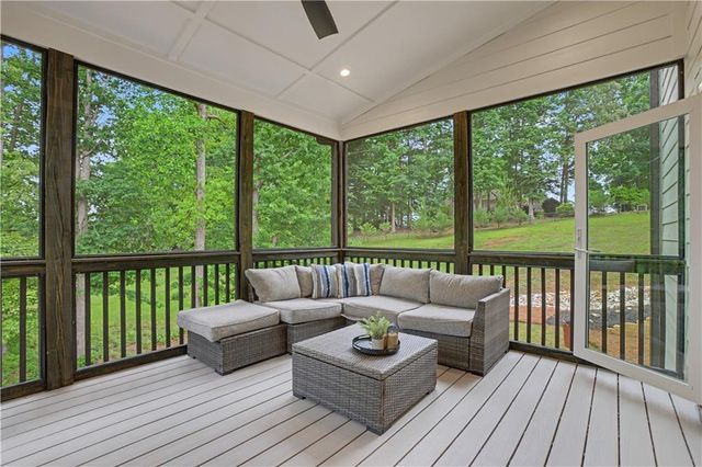727 Old Collins Road, Hoschton, GA 30548
