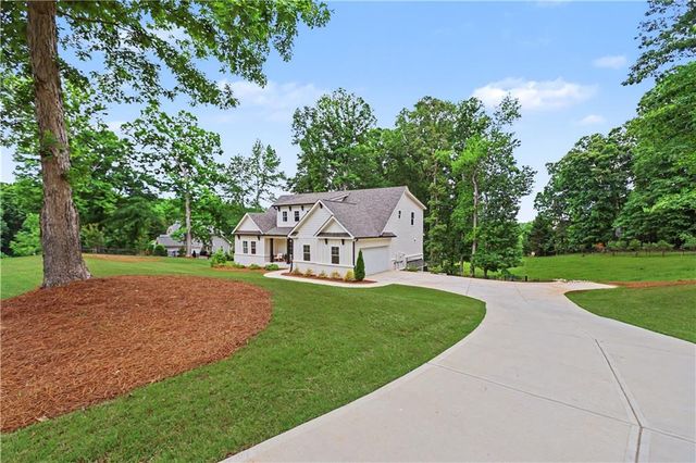 727 Old Collins Road, Hoschton, GA 30548