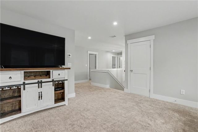 727 Old Collins Road, Hoschton, GA 30548