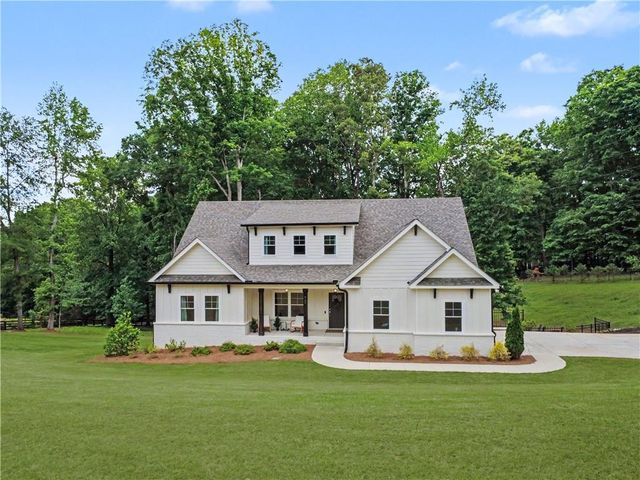 727 Old Collins Road, Hoschton, GA 30548