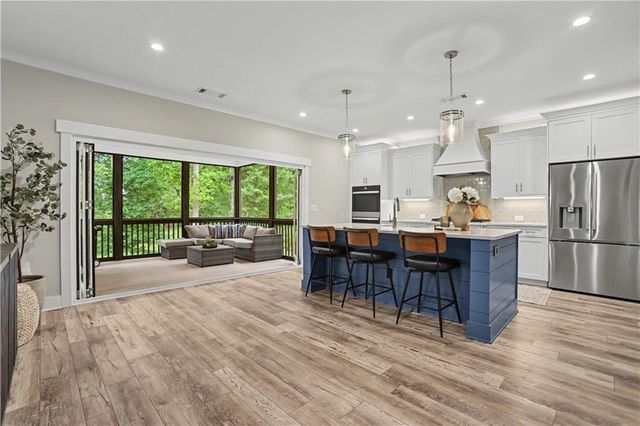 727 Old Collins Road, Hoschton, GA 30548