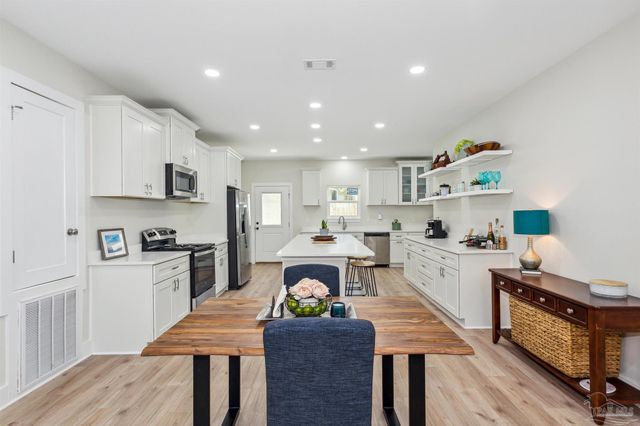 5444 Yuma Ct, Gulf Breeze, FL 32563