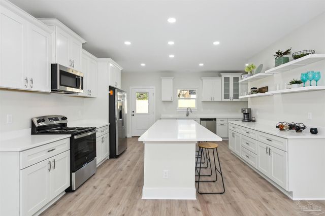 5444 Yuma Ct, Gulf Breeze, FL 32563