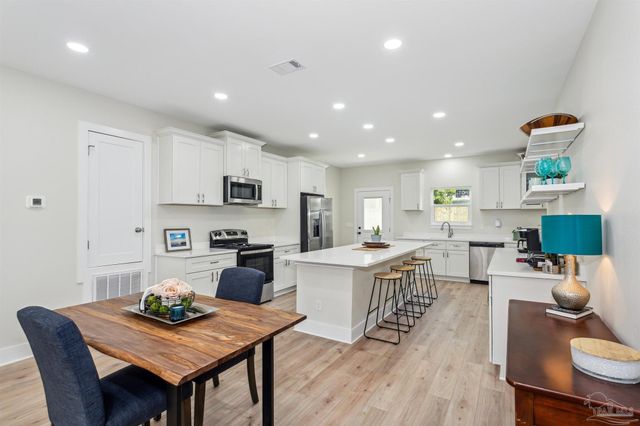 5444 Yuma Ct, Gulf Breeze, FL 32563