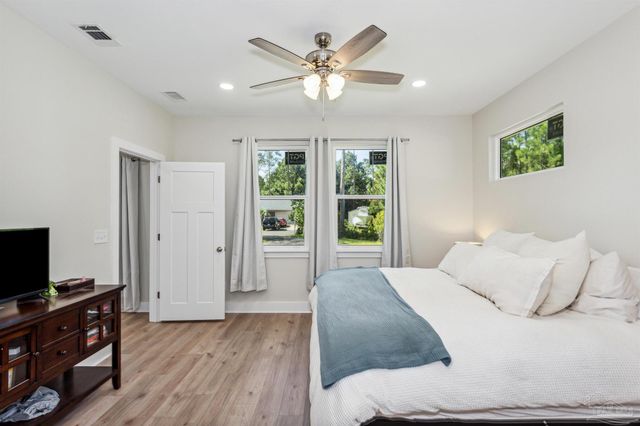 5444 Yuma Ct, Gulf Breeze, FL 32563