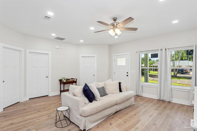 5444 Yuma Ct, Gulf Breeze, FL 32563