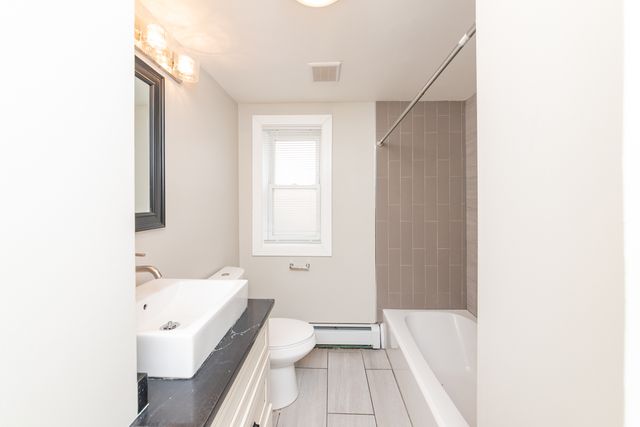 3058 N Kostner Avenue BE, Chicago, IL 60641