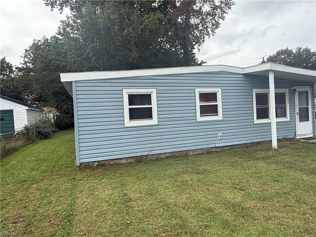 2702 Cayce DR, Chesapeake, VA 23324