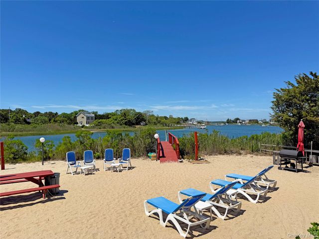 19 Cold Spring Court, Southampton, NY 11968