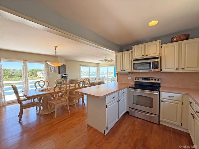 19 Cold Spring Court, Southampton, NY 11968