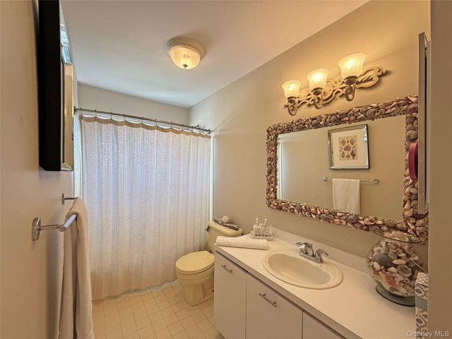 19 Cold Spring Court, Southampton, NY 11968