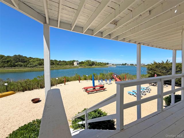 19 Cold Spring Court, Southampton, NY 11968