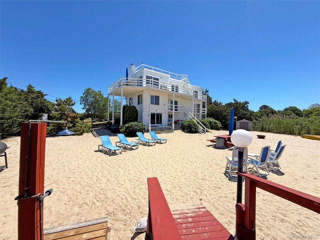 19 Cold Spring Court, Southampton, NY 11968
