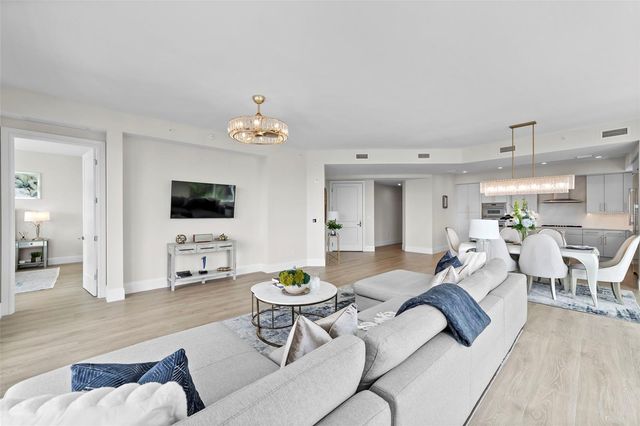 2910 W BARCELONA STREET 501, Tampa, FL 33629