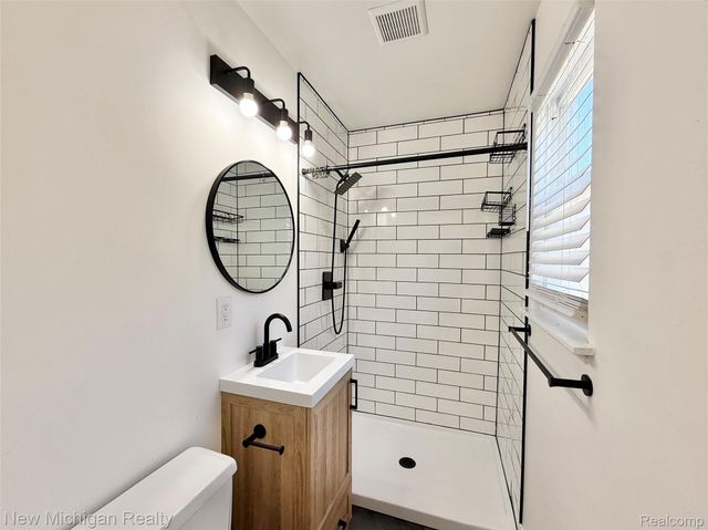 501 Spring Lane, Flushing, MI 48433