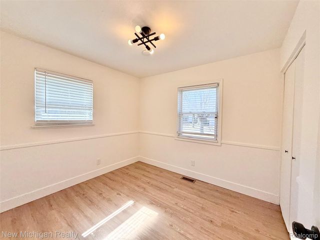 501 Spring Lane, Flushing, MI 48433