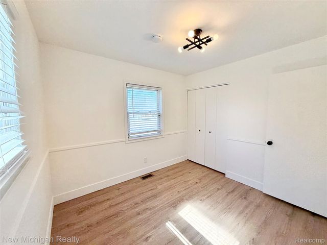 501 Spring Lane, Flushing, MI 48433