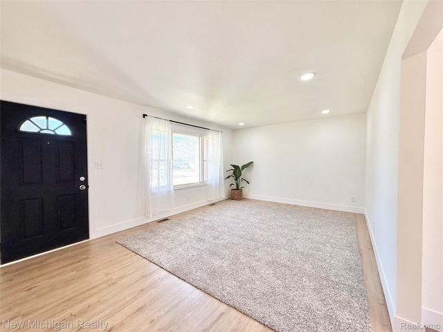 501 Spring Lane, Flushing, MI 48433