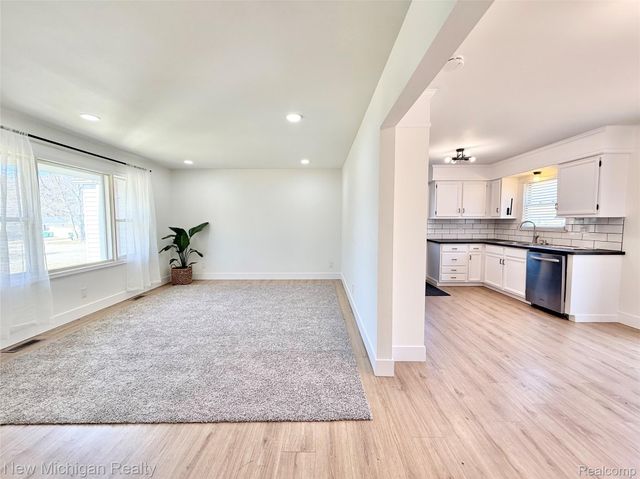 501 Spring Lane, Flushing, MI 48433