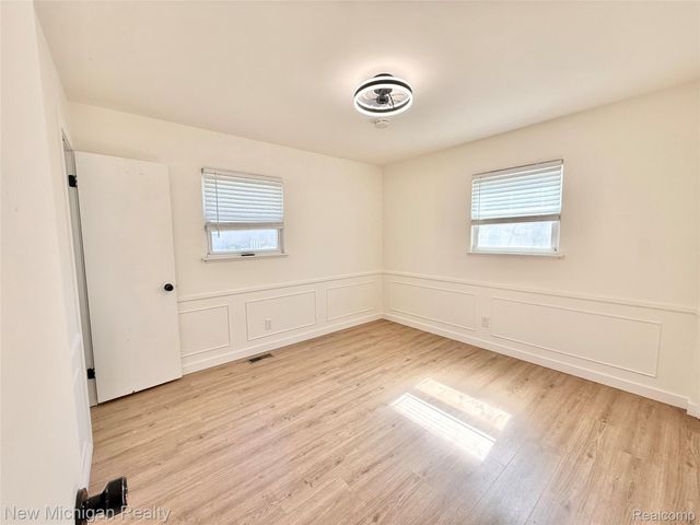 501 Spring Lane, Flushing, MI 48433