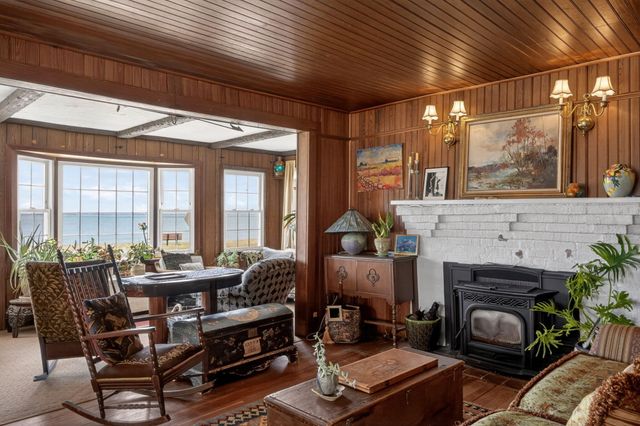 205 Grand Avenue, Falmouth, MA 02540