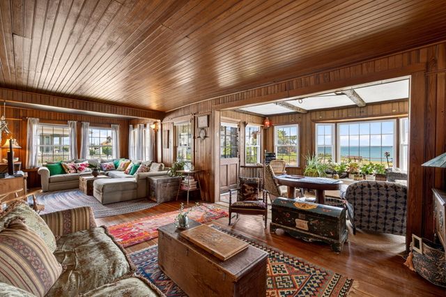 205 Grand Avenue, Falmouth, MA 02540
