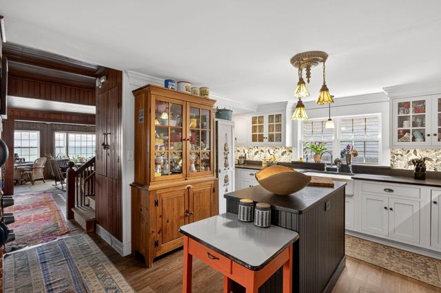205 Grand Avenue, Falmouth, MA 02540