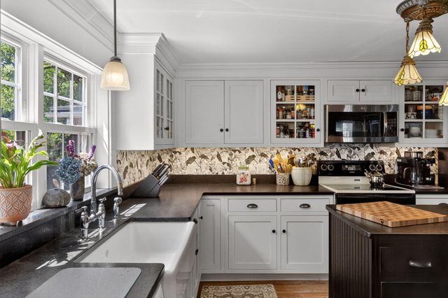 205 Grand Avenue, Falmouth, MA 02540