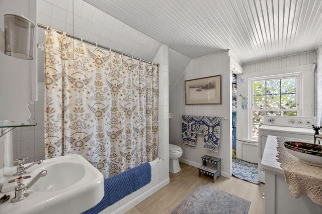 205 Grand Avenue, Falmouth, MA 02540