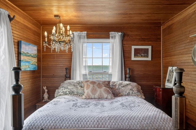 205 Grand Avenue, Falmouth, MA 02540