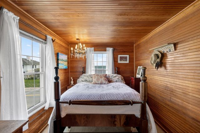 205 Grand Avenue, Falmouth, MA 02540
