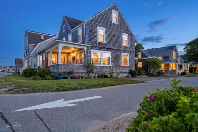 205 Grand Avenue, Falmouth, MA 02540