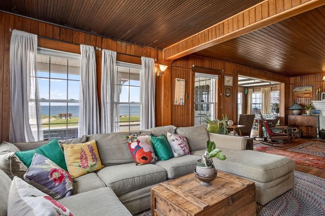 205 Grand Avenue, Falmouth, MA 02540