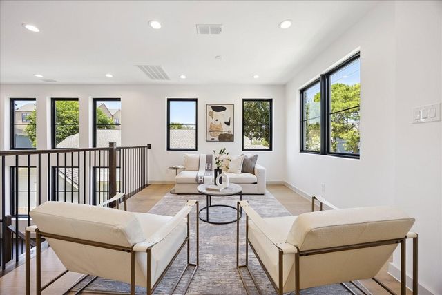 1209 Willard Street, Houston, TX 77006