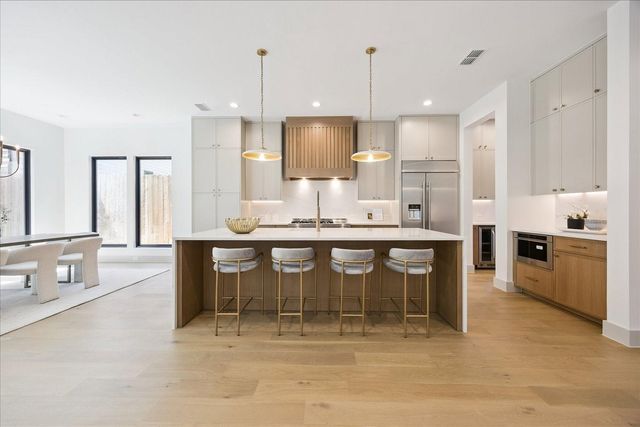 1209 Willard Street, Houston, TX 77006