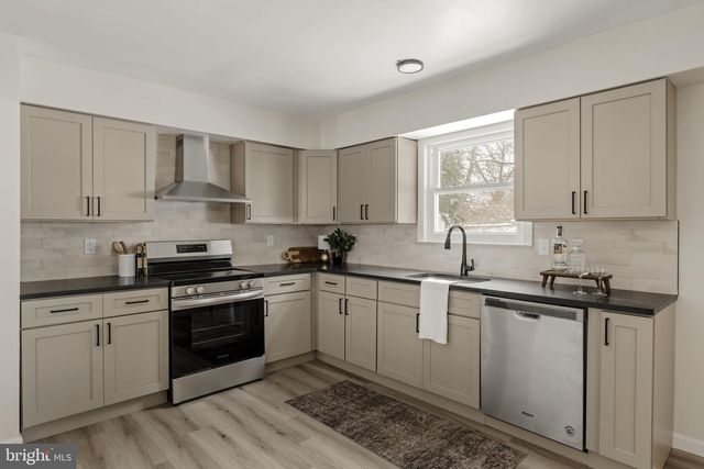 310 BUCHANAN DR, Coatesville, PA 19320