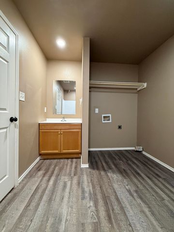 524 46th Street, B, Lubbock, TX 79404