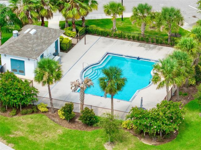 724 ROYAL EMPRESS DRIVE, Ruskin, FL 33570