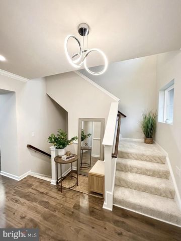 813 MILDENHALL CT, Purcellville, VA 20132