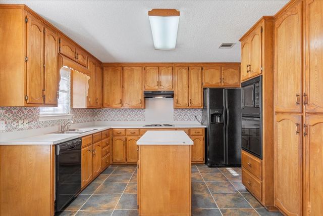 614 Wheatland Drive, Waco, TX 76657