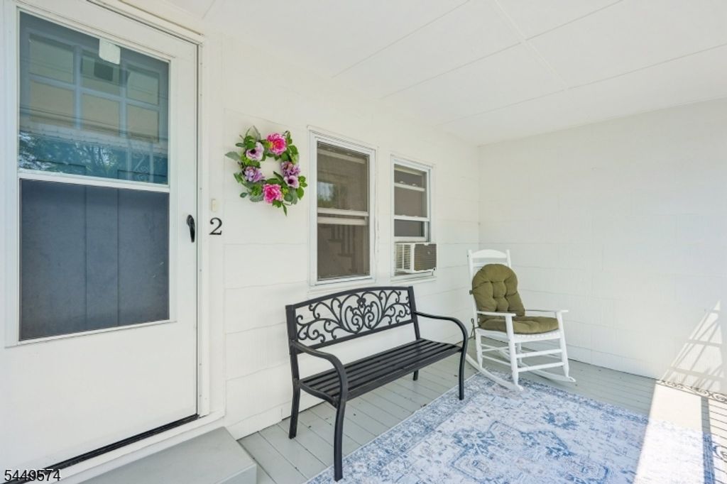 2 Howard St, Pompton Lakes Boro, NJ 07442 — photo 4