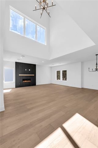 123 Paddock Loop, Fayetteville, AR 72701